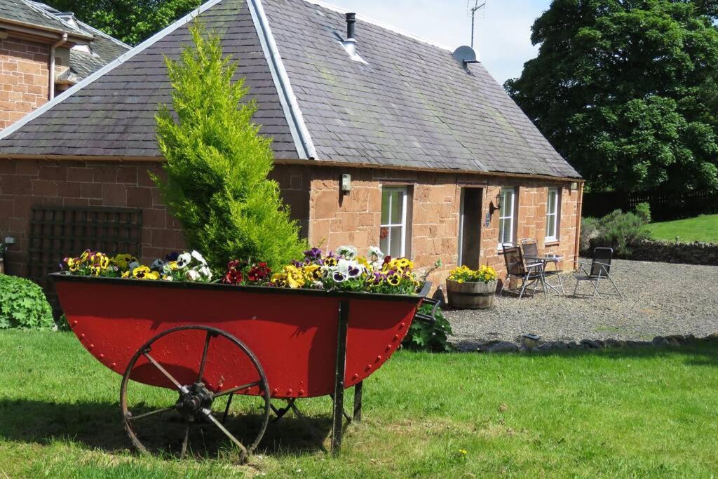 Harleyburn Cottages - Stables And Saddlery Melrose Bagian luar foto